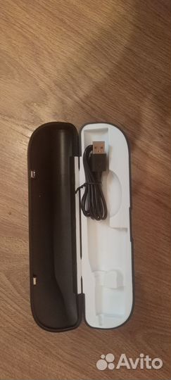 Чехол + зарядка для зубной щетки Pecham