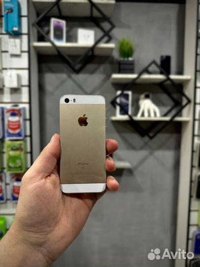 iPhone SE, 32 ГБ