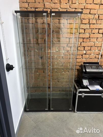 Стеклянная витрина