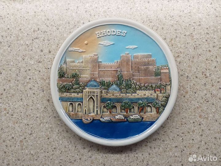 Настенная тарелка