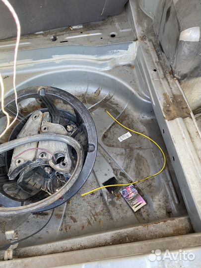 Заднее крыло Мерседес W210 e classe.разборка