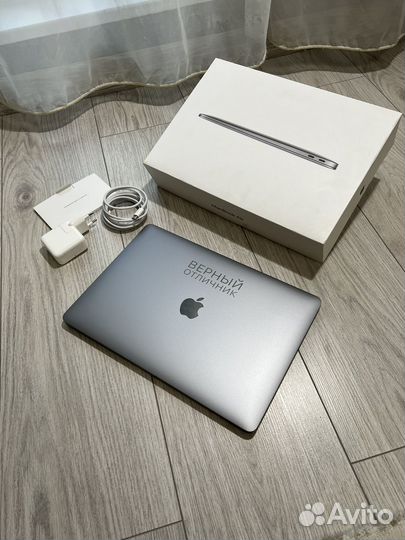 MacBook Air 13 2020 M1