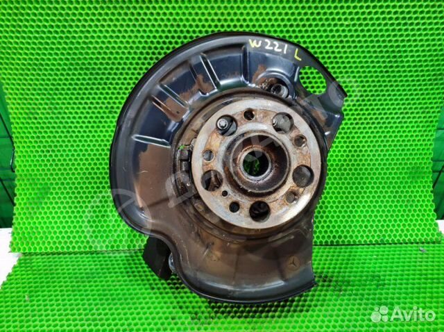 Цапфа (кулак) задняя левая Mercedes-Benz S W221