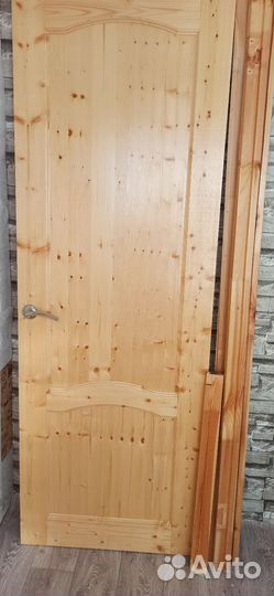 Дверь деревянная
