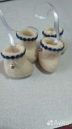 Сувенирные валенки-шептуны