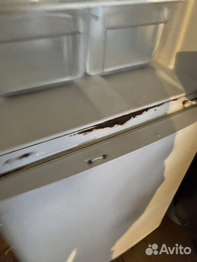 Продаю холодильник indesit