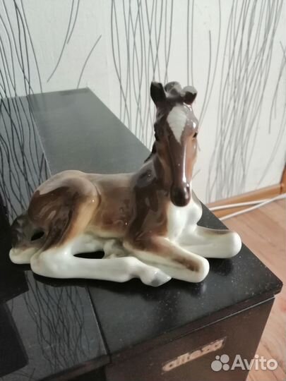 Фарфоровая лошадь