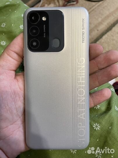 Телефон Tecno spark 8c