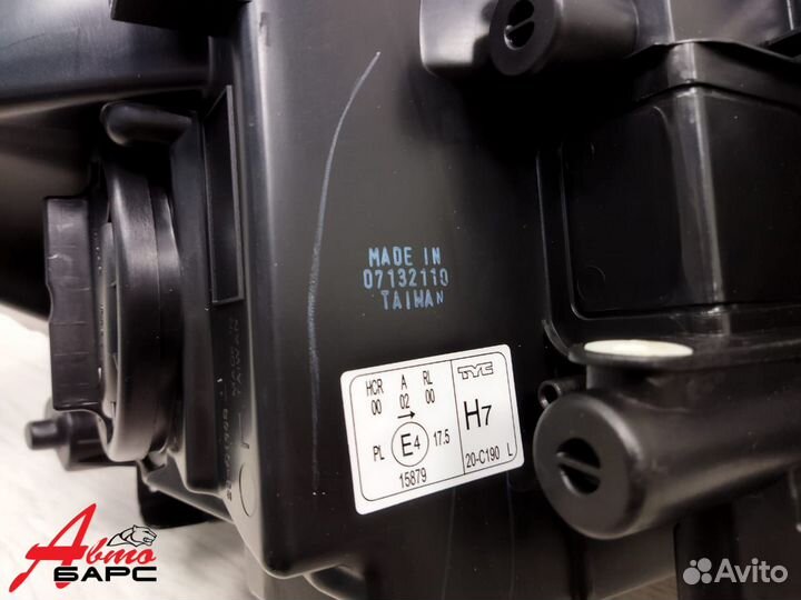 Фара левая/правая передняя черная Opel Astra J