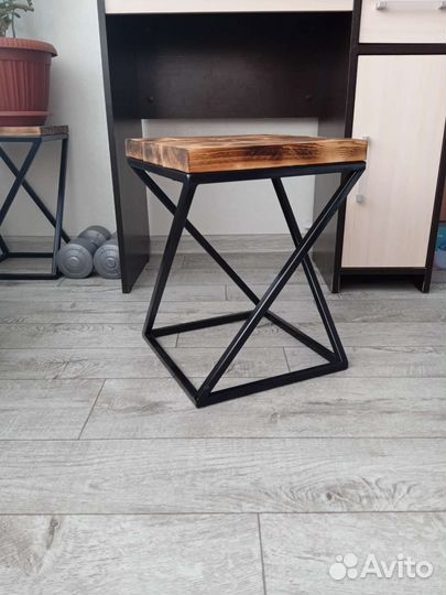 Подставка для цветов или бутылки с водой