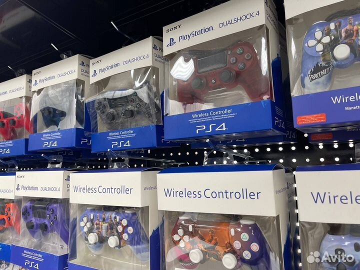 Sony PlayStation 4 про Черная