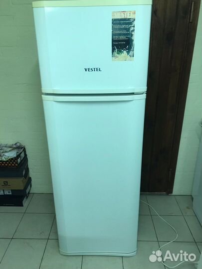 Холодильник бу vestel
