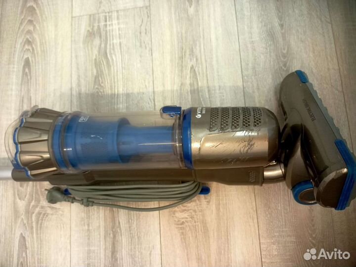 Вертикальный пылесос Vitek VT-8103