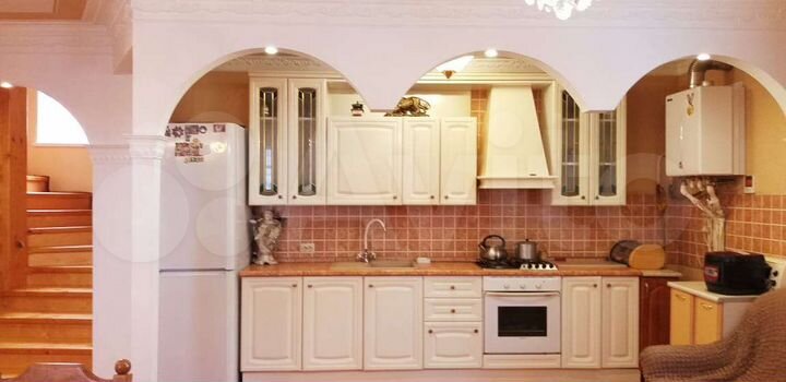 Дом 210 м² на участке 6 сот.