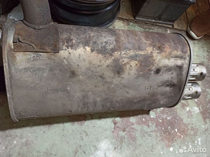 Глушитель на Митсубиси аутлендер XL под ремонт