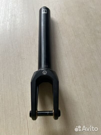 Вилка для трюкового самоката