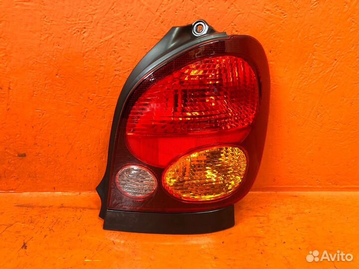 Стоп правый toyota corolla spacio AE111115