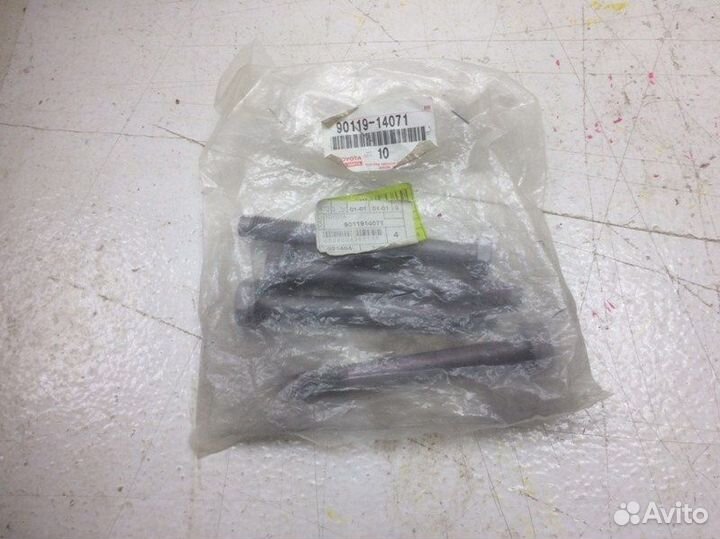 Болт Toyota Land Cruiser Prado 1996-2001