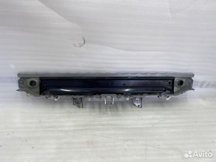 Верхняя планка телевизора Toyota Camry V70/V75