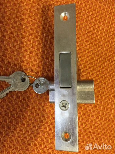 Дверной замок врезной