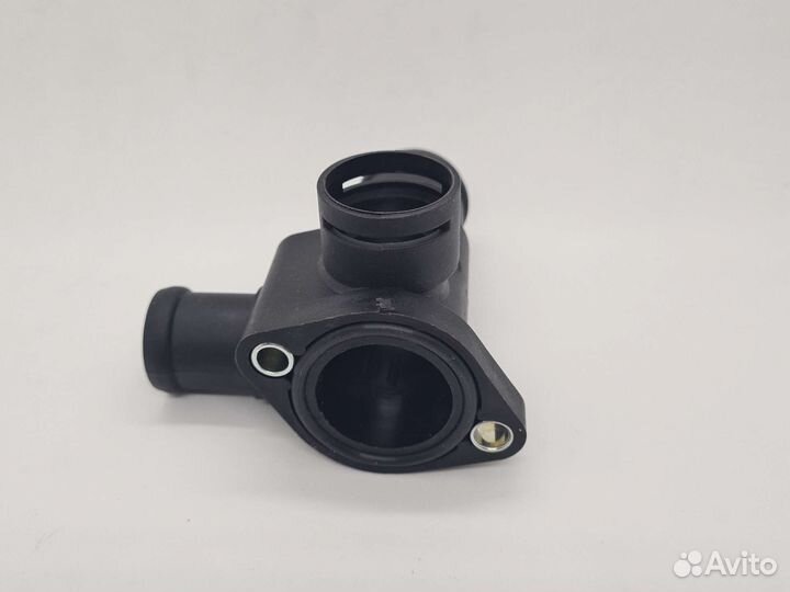 Фланец охлаждения Audi 80 A6 A4 Passat B5