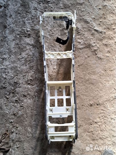 Крепление Центральной консоли Audi A6 C6