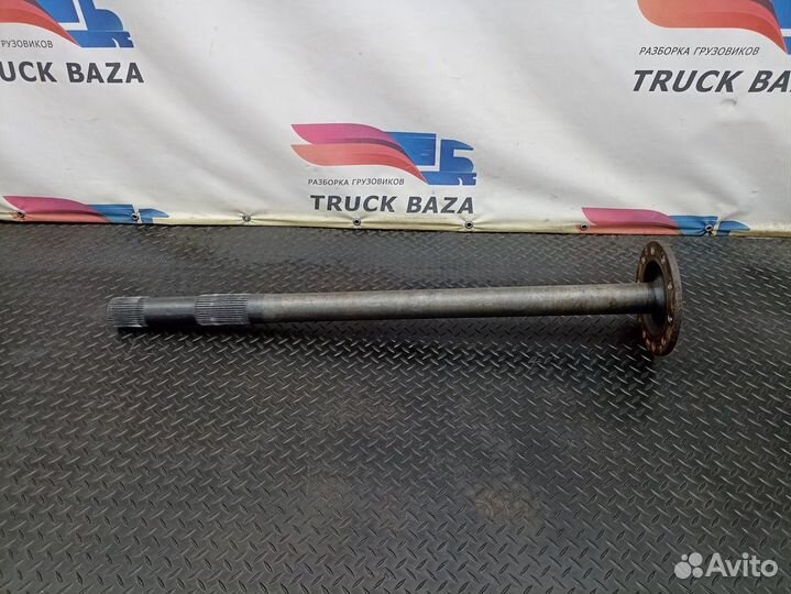 1363851 Полуось с блокировкой