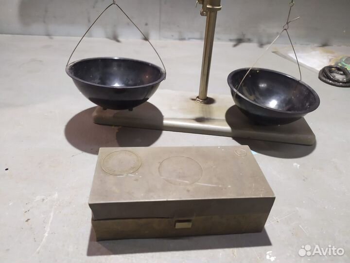 Лабораторные весы