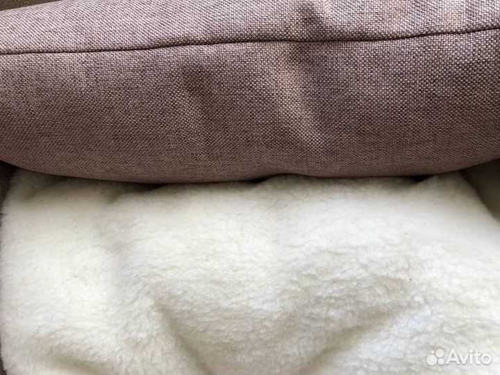 Лежанка для собак мелких пород и кошек 60х40 см