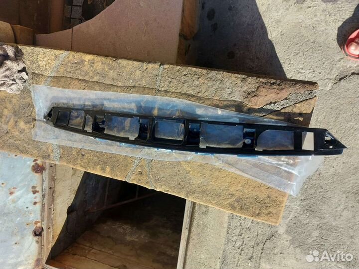 Молдинг на крышку богажника камри v70