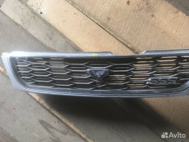 Решетка радиатора Nissan Bluebird U14