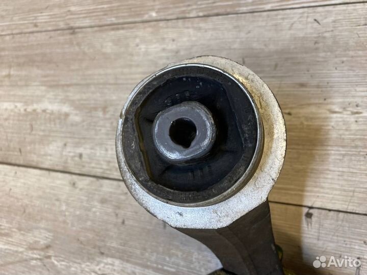 Рычаг передний правый Audi