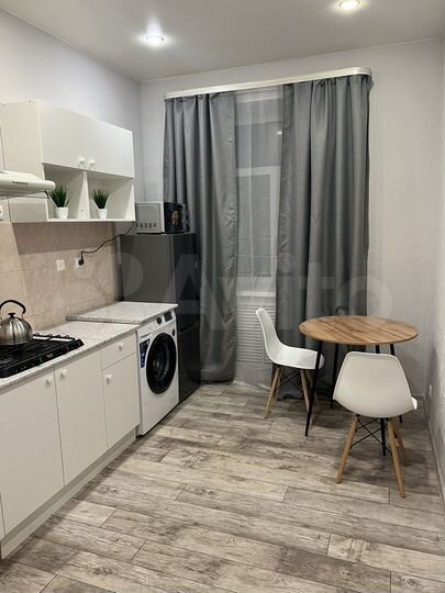 2-к. квартира, 43 м², 1/2 эт.