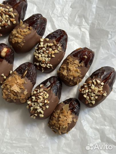 Финики в шоколаде