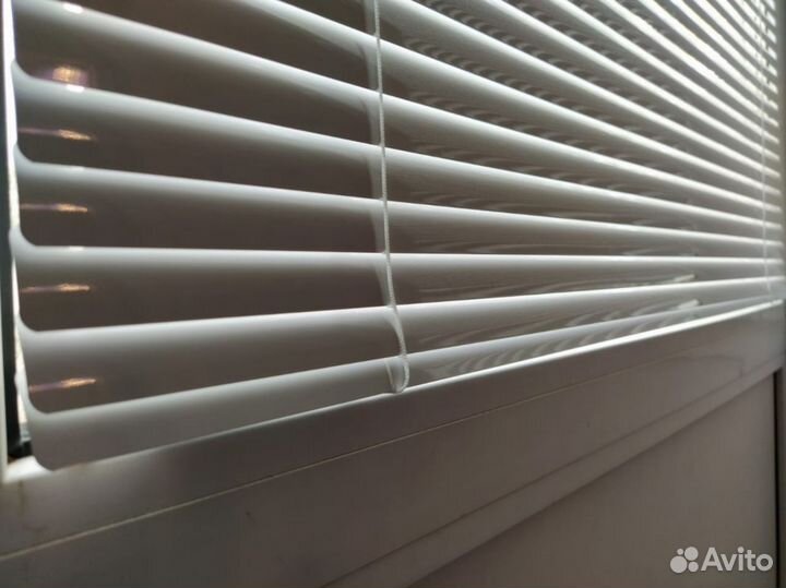 Жалюзи оконные