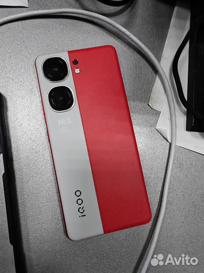 Vivo iQOO Neo9, 12/256 ГБ