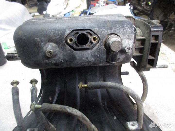 Коллектор впускной Hyundai Accent II (+тагаз) 2000