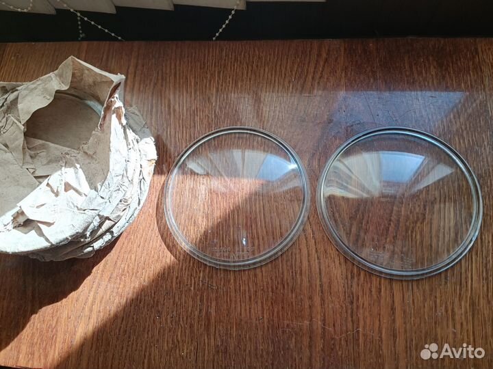 Стекла фар гладкие 2106