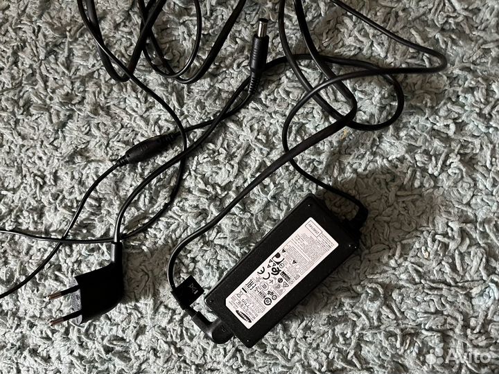 Монитор Samsung