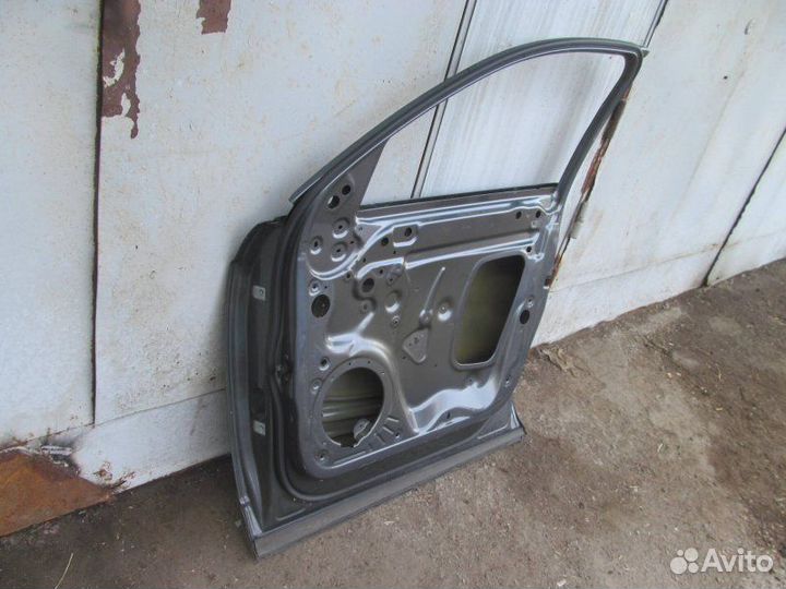 Дверь передняя правая Audi Q3 2012