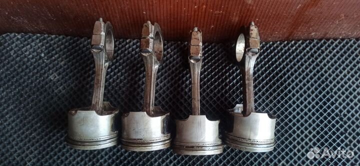 Поршень с шатуном renault logan 1.4