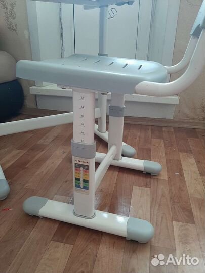 Комплект fundesk растущая детская парта и стул