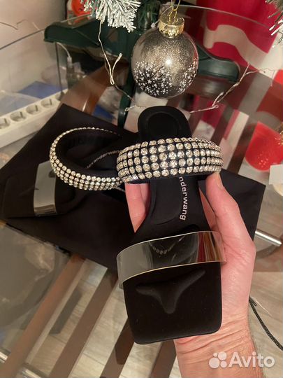 Босоножки женские