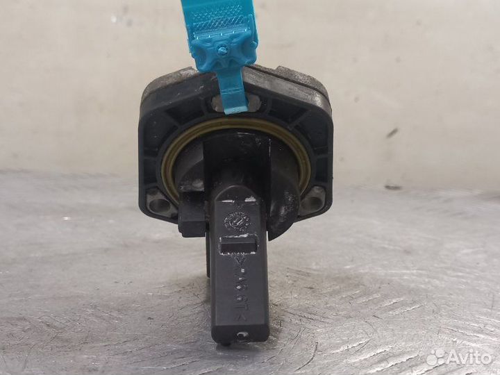 Датчик уровня масла Volkswagen Golf 4