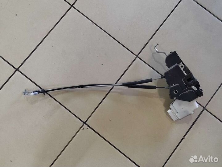 Замок передний правый Hyundai H-1 Grand Starex