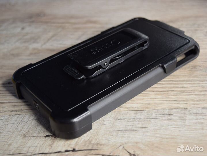Противоударный чехол OtterBox Defender