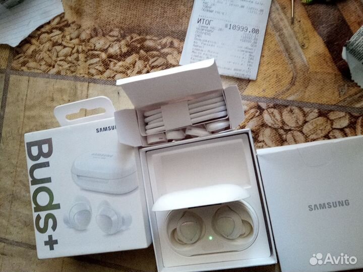 Беспроводные наушники samsung buds