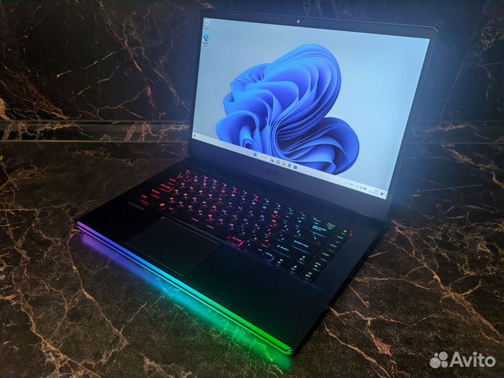MSI GE66 RTX 3070 Ti / i7 12700H