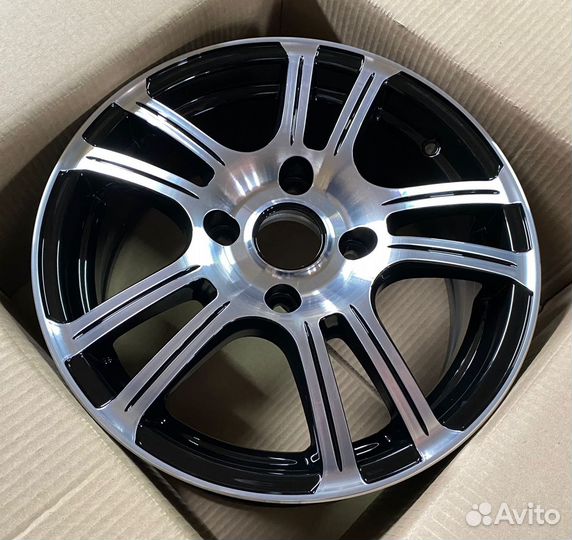 Xtrike X-105M 6.0*15 4/114.3 ET44 d67.1 BK/FP