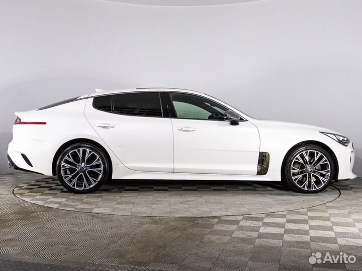 Kia Stinger 2.0 AT, 2018, 106 300 км